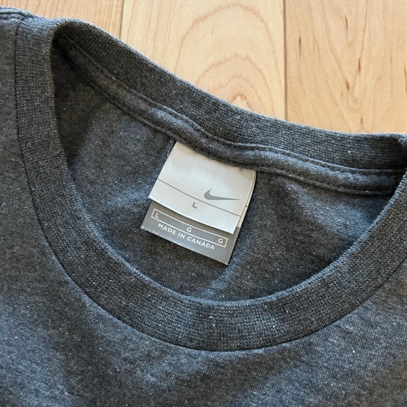 Nike Y2K Grey T-shirt - Picture 3 of 3